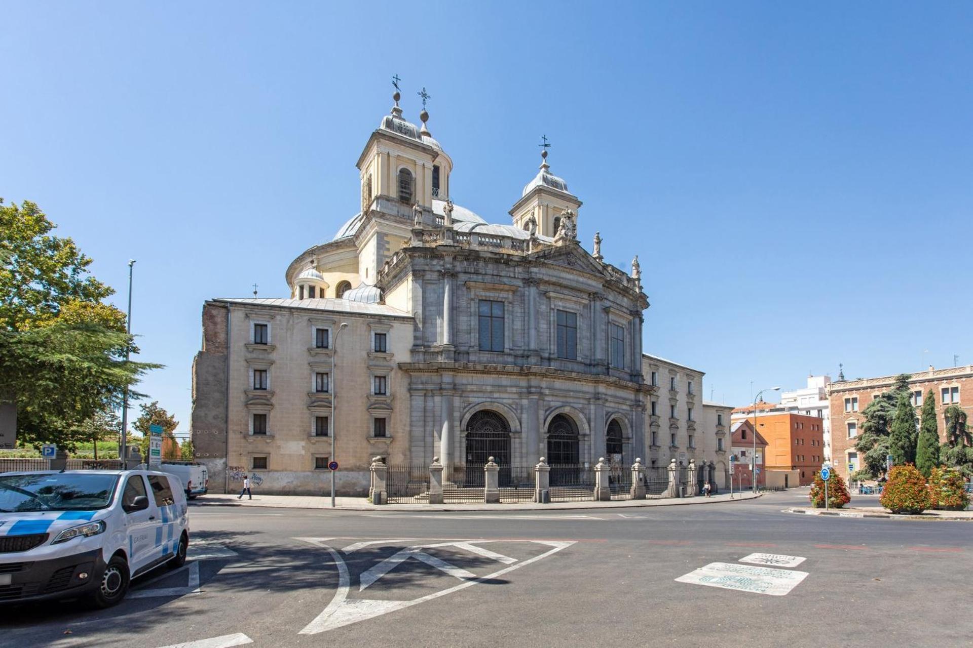 Limehome Madrid Calle De La Paloma ภายนอก รูปภาพ