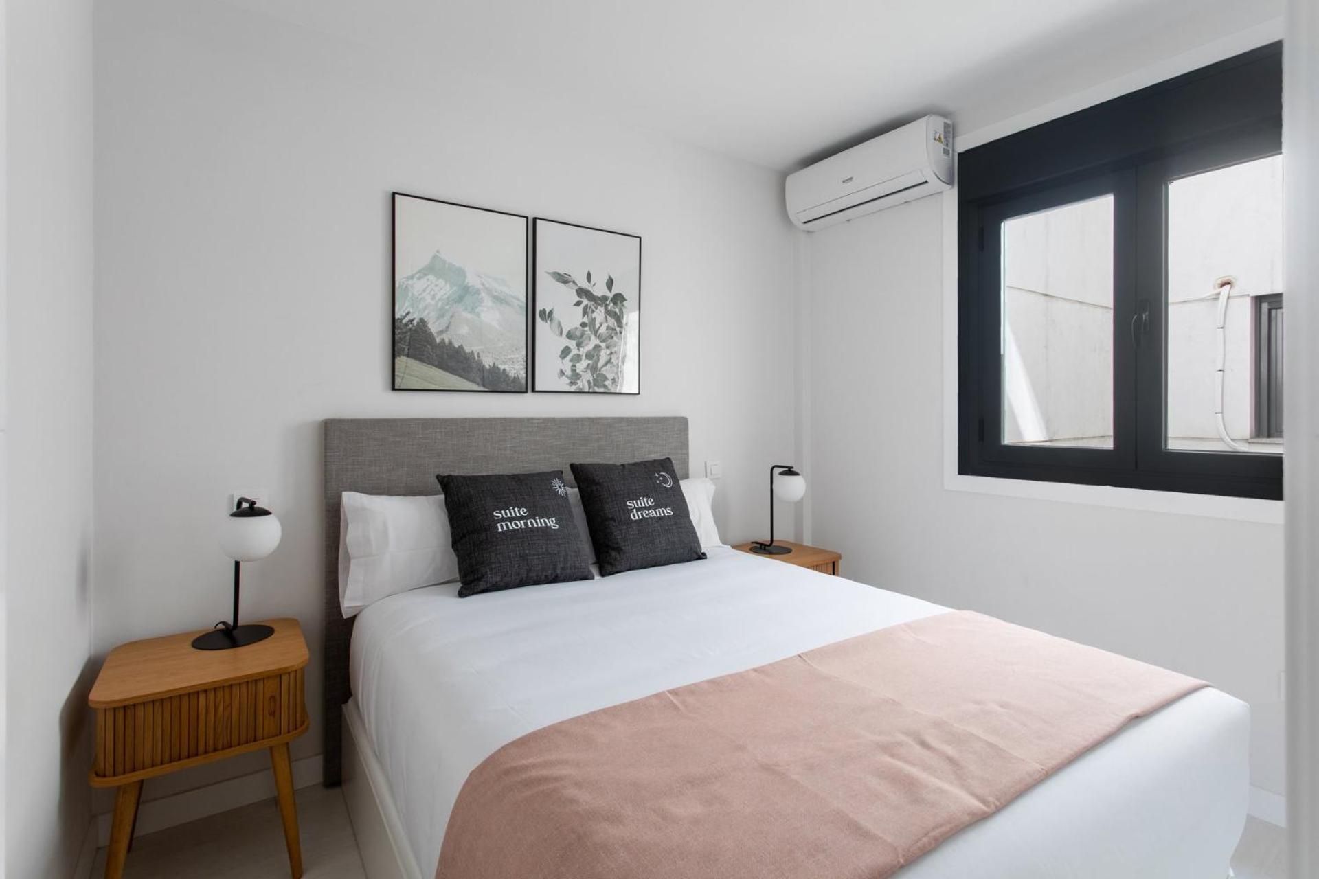 Limehome Madrid Calle De La Paloma ภายนอก รูปภาพ