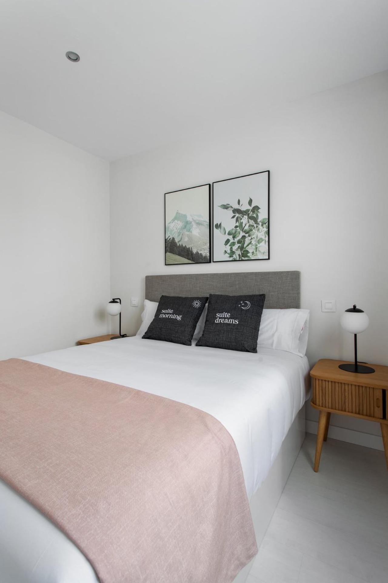 Limehome Madrid Calle De La Paloma ภายนอก รูปภาพ