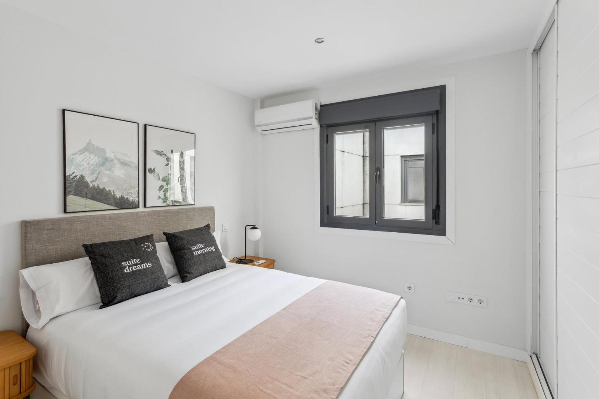 Limehome Madrid Calle De La Paloma ภายนอก รูปภาพ