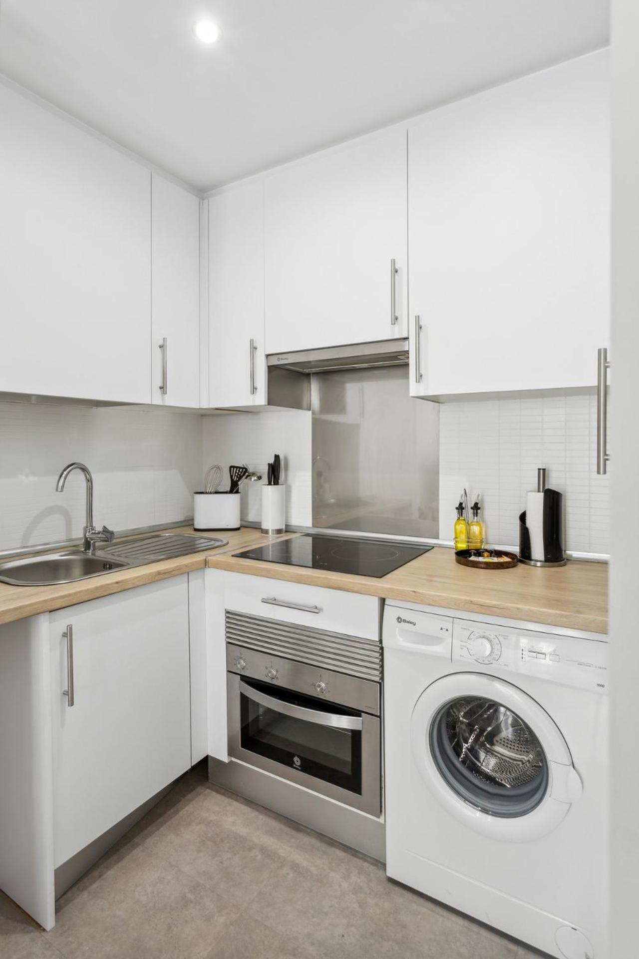 Limehome Madrid Calle De La Paloma ภายนอก รูปภาพ