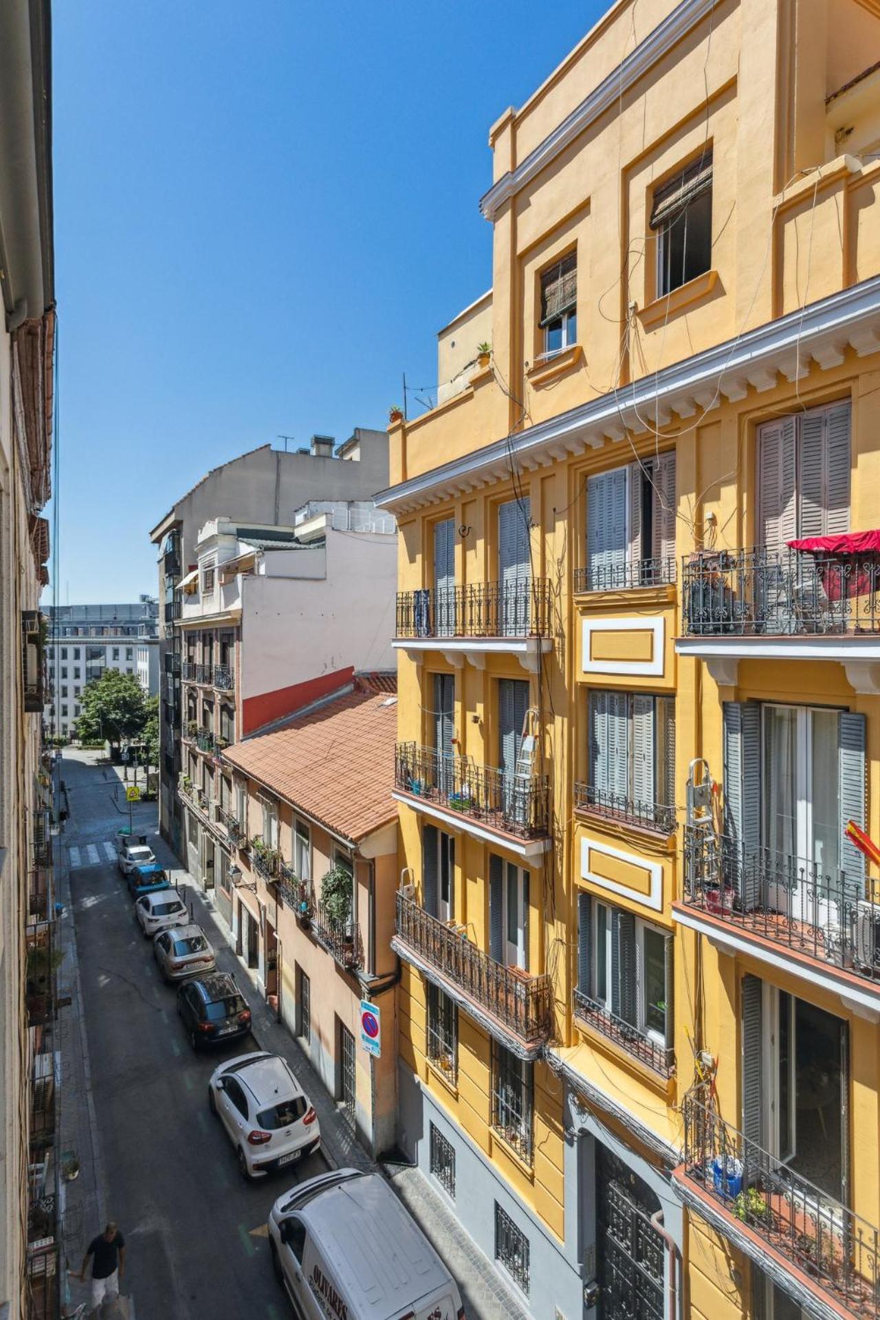Limehome Madrid Calle De La Paloma ภายนอก รูปภาพ