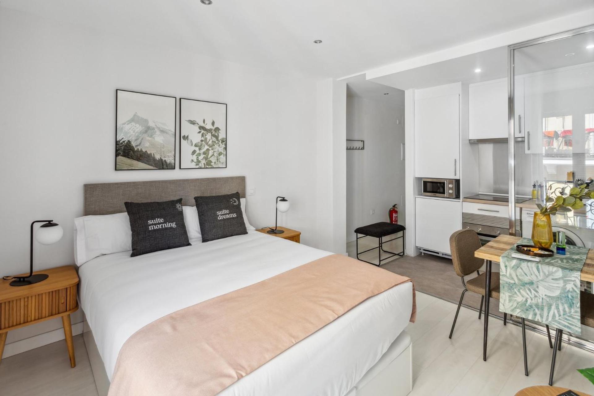 Limehome Madrid Calle De La Paloma ภายนอก รูปภาพ