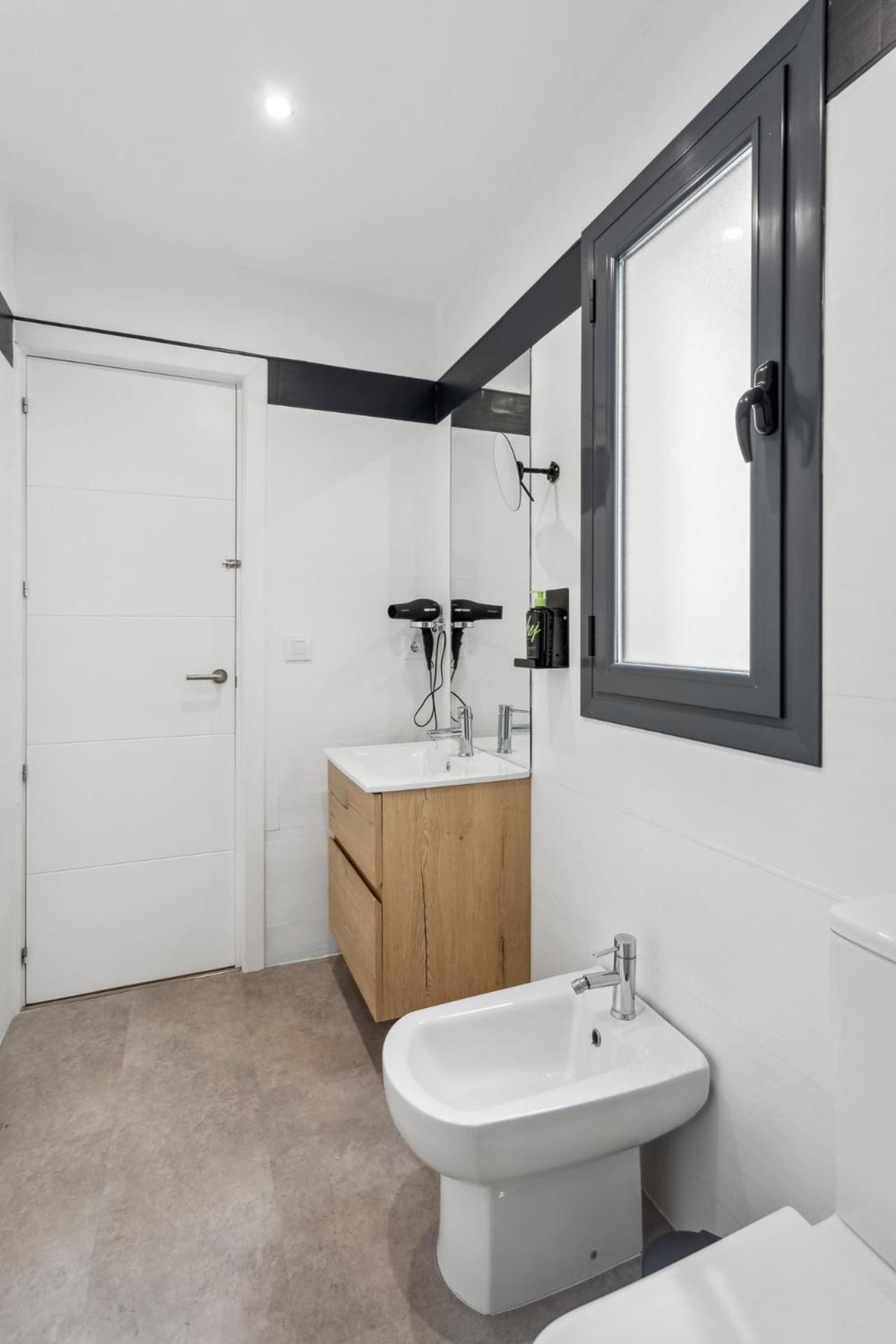 Limehome Madrid Calle De La Paloma ห้อง รูปภาพ
