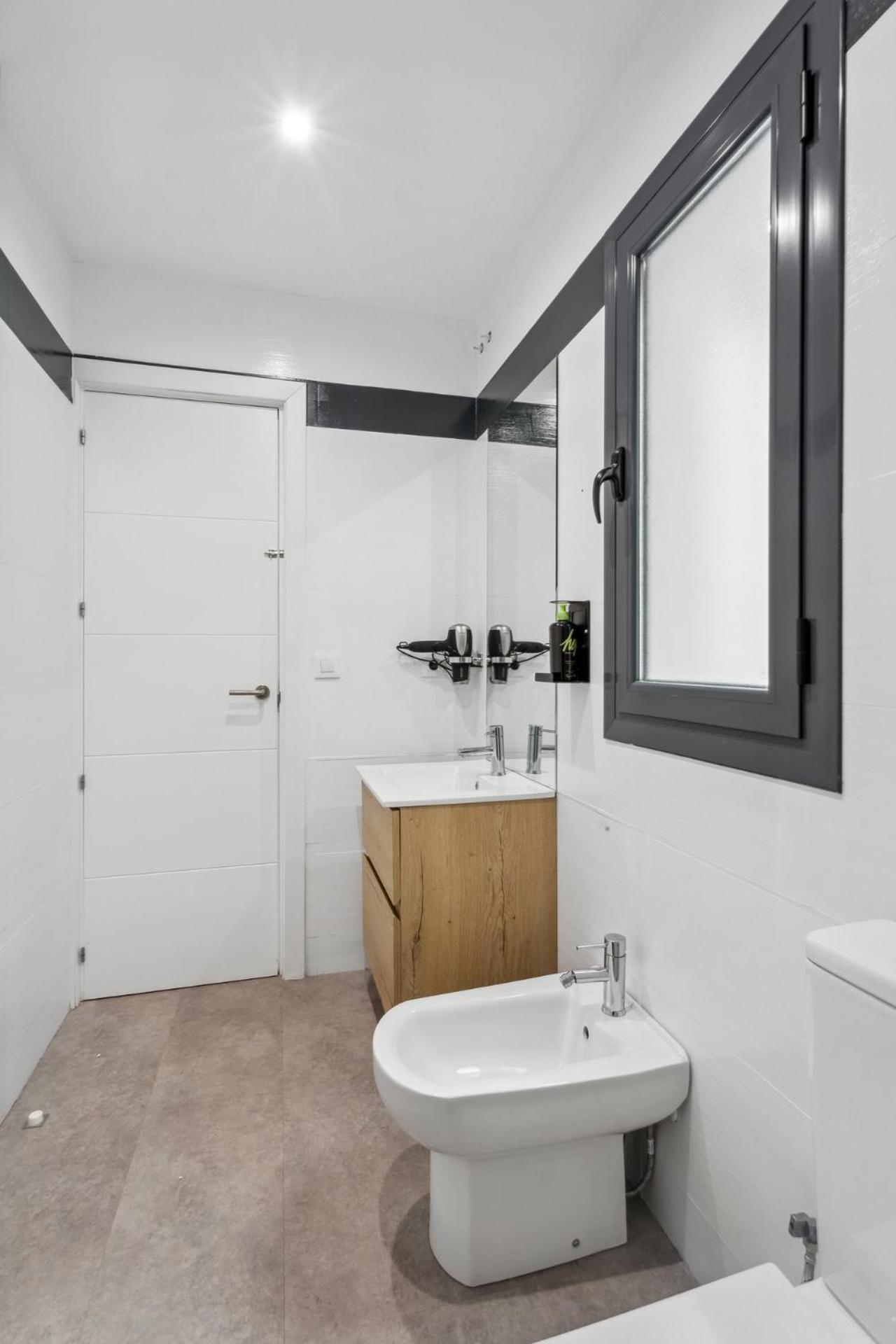 Limehome Madrid Calle De La Paloma ห้อง รูปภาพ